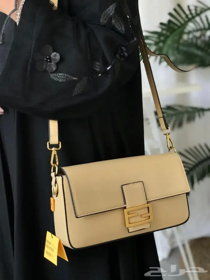 شنط فندي الشكل الجديد 19