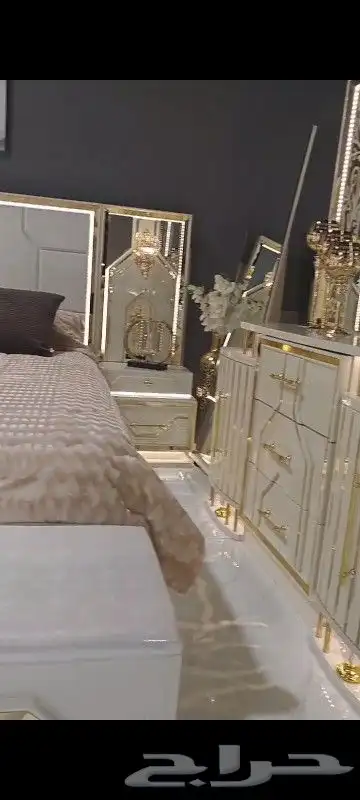 غرفة نوم ملكي 9قطعه عليها عرض 0
