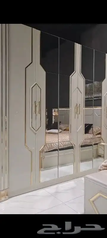 غرفة نوم ملكي 9قطعه عليها عرض 4