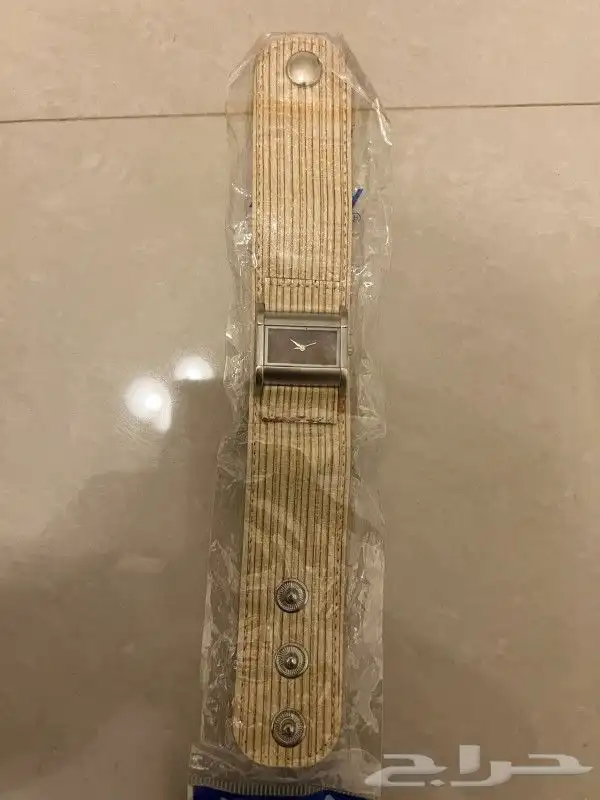 للبيع ساعات نسائيه متنوعه 2