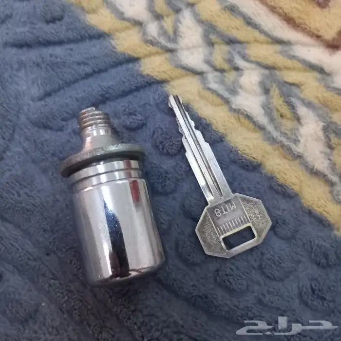 للبيع عدادات جيب باجيرو وقفل سبير 1