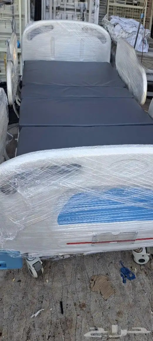 سرير طبي كهربائي 10حركات معا المرتبه 8