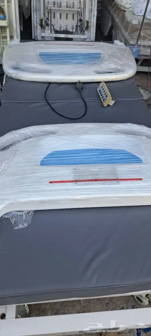 سرير طبي كهربائي 10حركات معا المرتبه 5