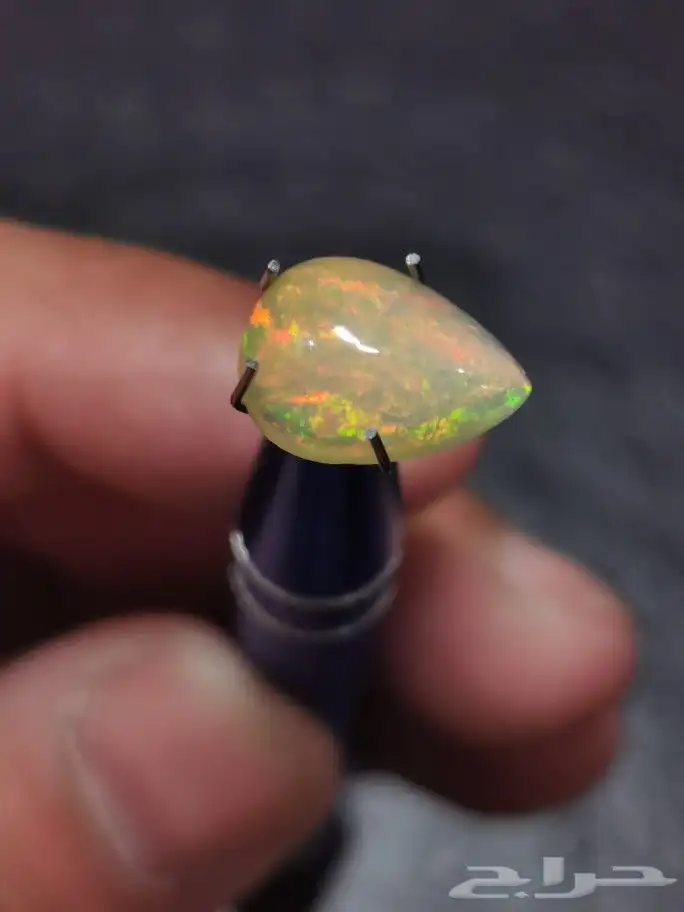 حجر أوبال اثيوبي طبيعي بشهادة مختبر 1