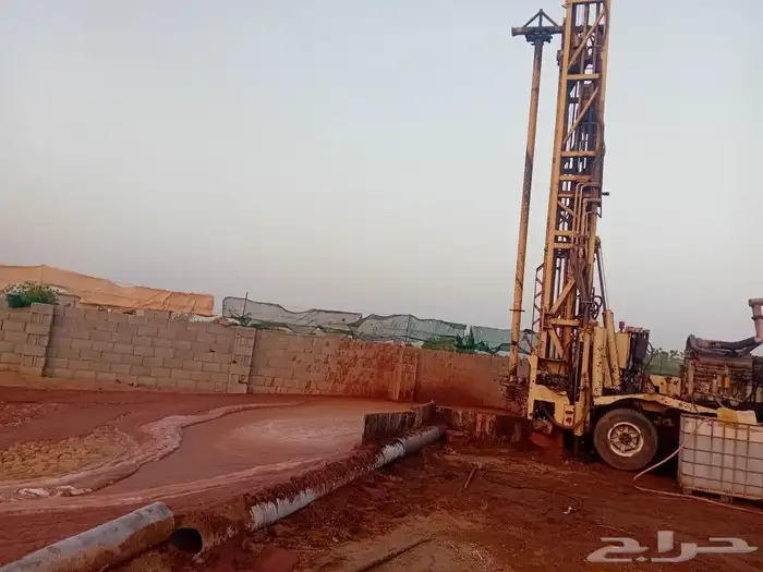 حفار آبار رتوازيه تنزيل ورفع قطاسات 1