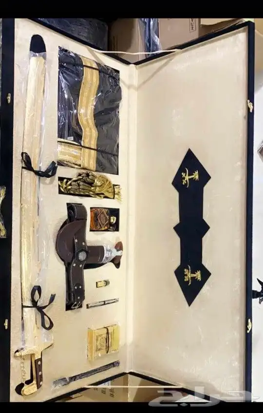 اطقم هدايا فاخره وسيوف ومشالح 10