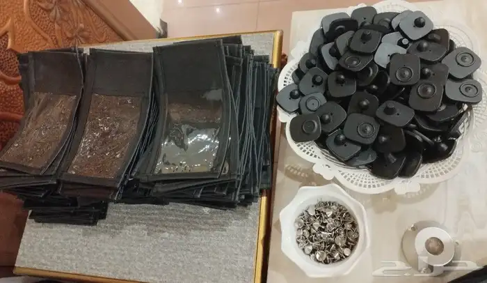 مفتشه جوالات بجرابات مانعه للتصوير وجهاز تفتيش 0