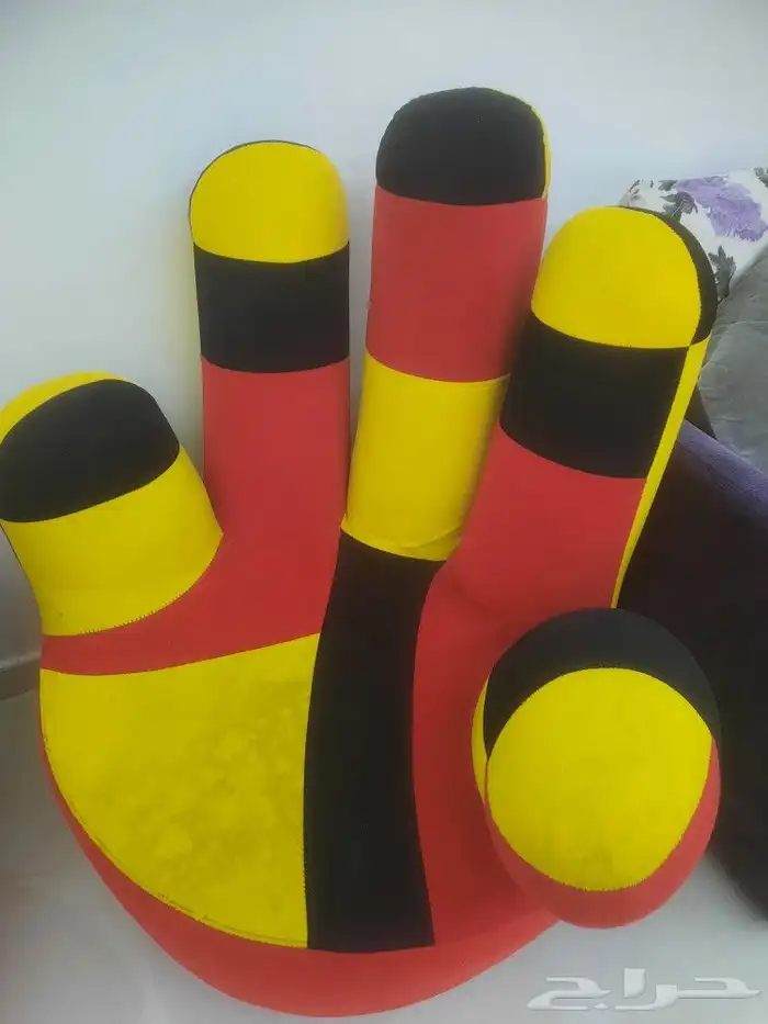 كراسي بشكل كف اليد جميله للبيع 1