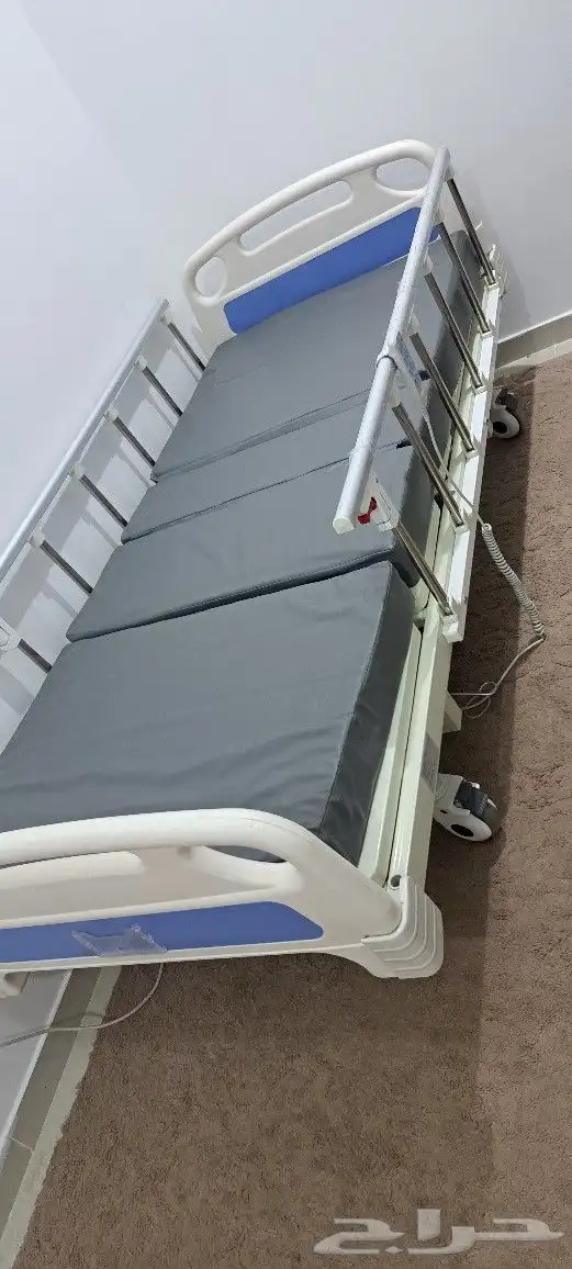 سرير طبي كهربائي شبه جديد 0