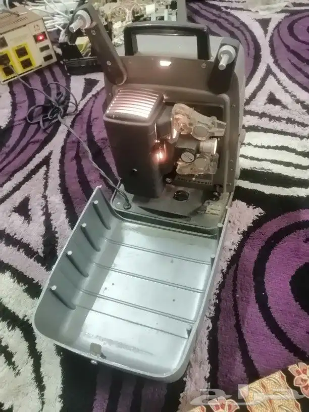 جهاز بروجكتر سينما قديمه 4