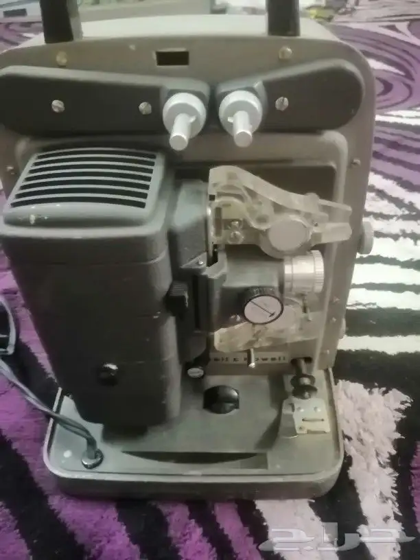 جهاز بروجكتر سينما قديمه 1