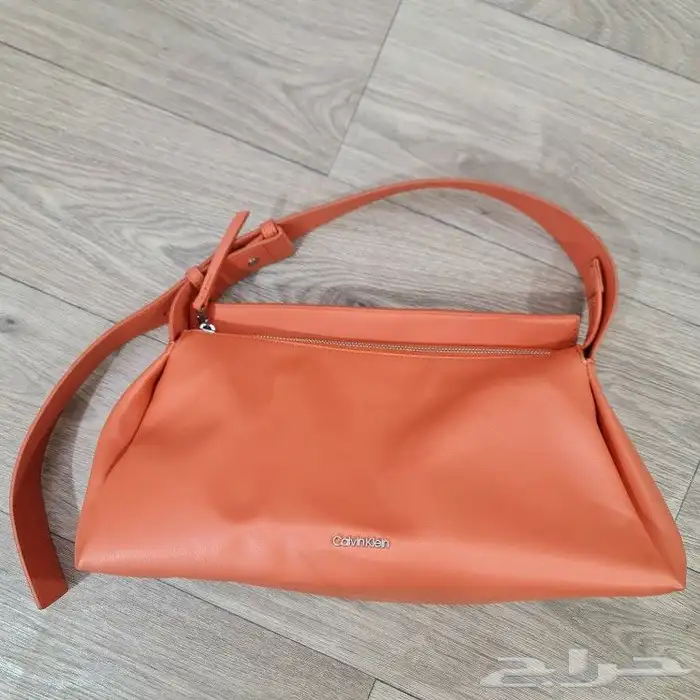 شنطة كالفن كلاين اصلية 1