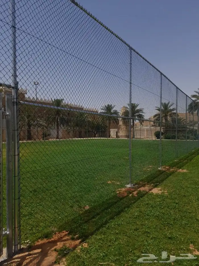 نعمل في جميع انواع الشبوك وجميع انواع النخيل 2