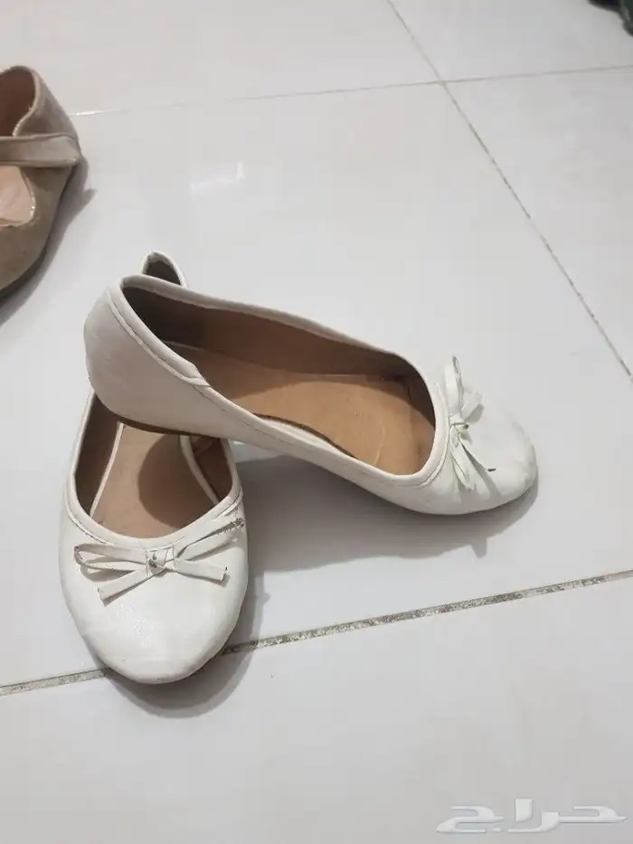 شوزات بناتي مقاس 31 و 33 1
