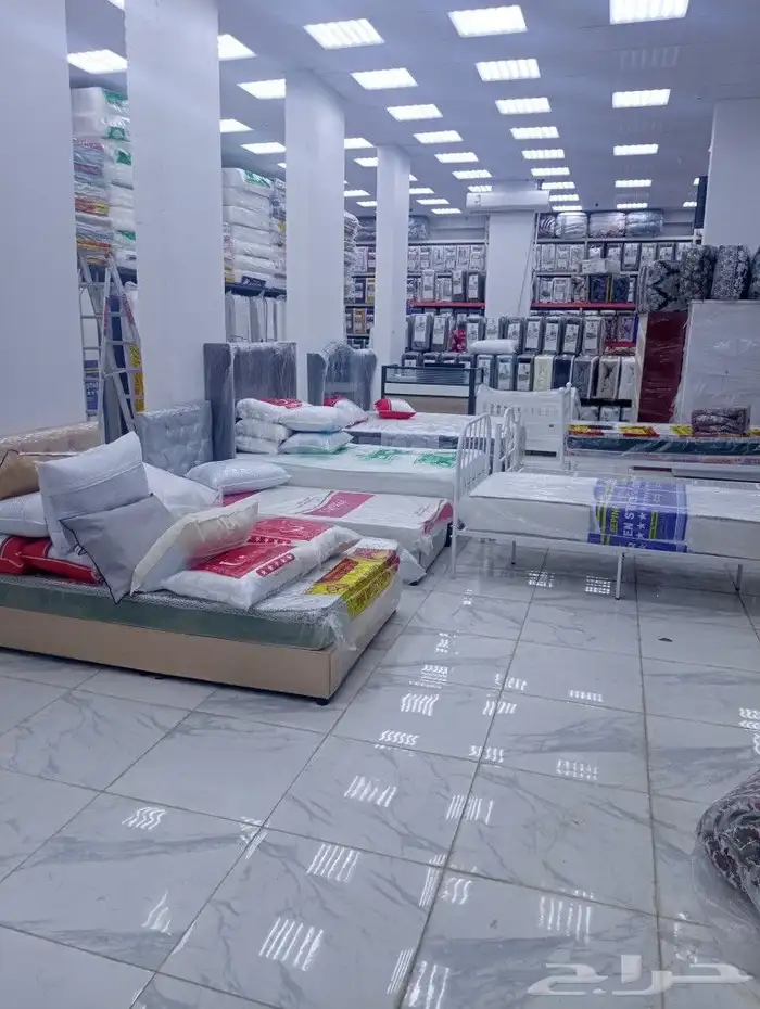 اسره ومراتب ومفارش ومخدات وبطانيات و دواليب والكثير 0