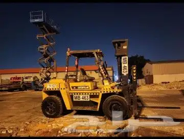 رافعات شوكية فوركلفت للايجار جميع الأحجام 2