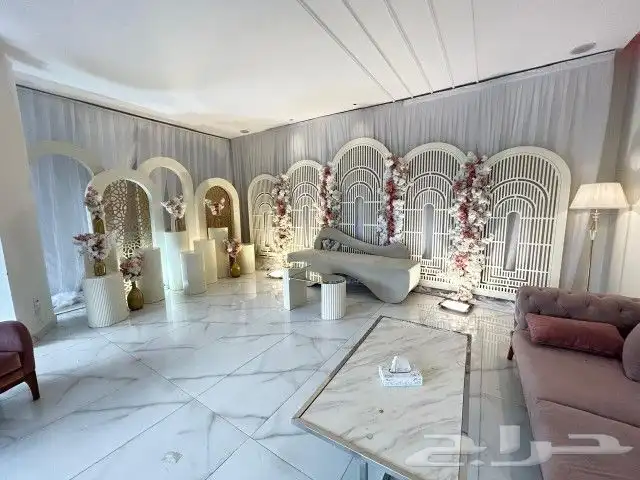 تأجير طاولات وكراسي وكنب وزل وسماعات ومكيفات ومخيمات 4