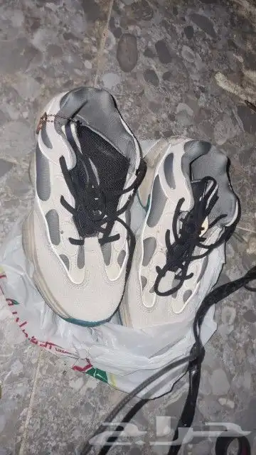 شوزات نايك و اديداس وساعه زيروس 0