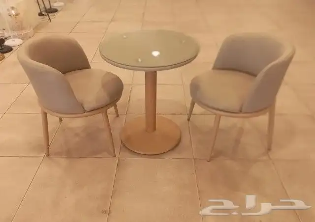 كرسيين وطاولة كوفي 0