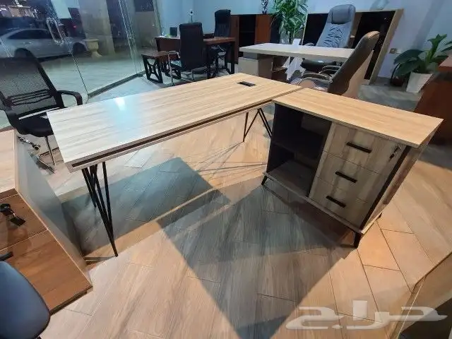 مكتب مودرن بيج وأسود 1
