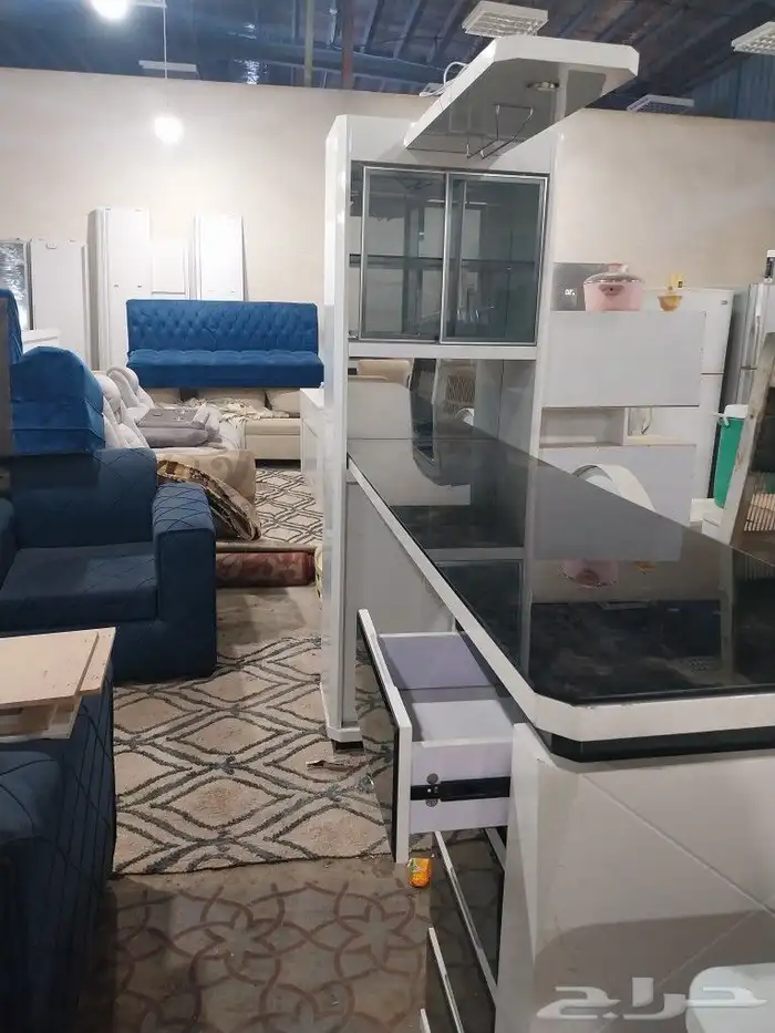 اثاث مستعمل من كنب وثلاجات وفريزر وغرف نوم وغسالات ومكاتب 0
