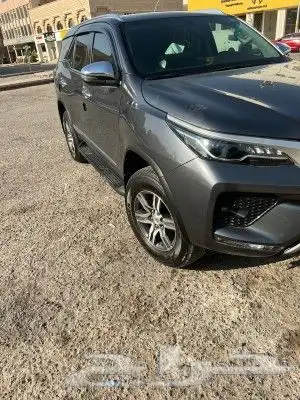 يوجد لدينا توصيل مدارس ..موظفات .. مشاوير بالساعه لجميع أحي 9