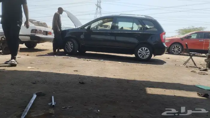 كيا كارنس 2013للبيع قطع غيار فقط 3