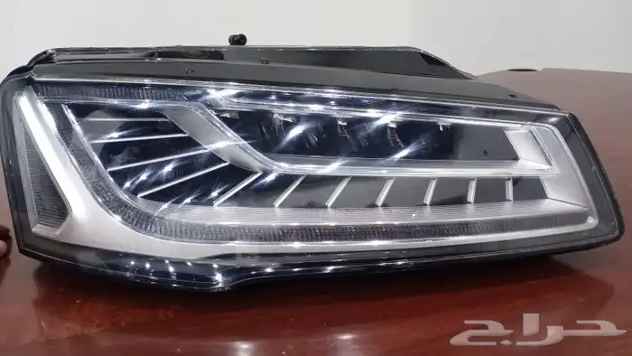 شمعه اودي اليمين A8. 2016 0