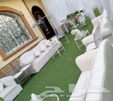 تاجير كنب مفرد كنب ثلاثي طاولات بوفيه طاوره قزاز كراسي شفاف 6