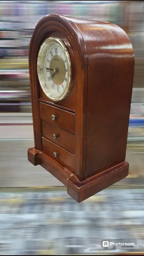 ساعة مكتبية من ماركة سيكو ب500 ريالخشب اصلي قديمة مخزنة 1