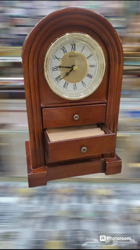 ساعة مكتبية من ماركة سيكو ب500 ريالخشب اصلي قديمة مخزنة 2