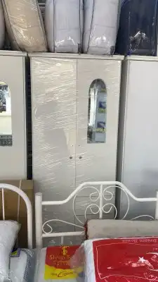 يوجد لدينا جميع انواع الدواليب والسراير الخشب والمفارش 2