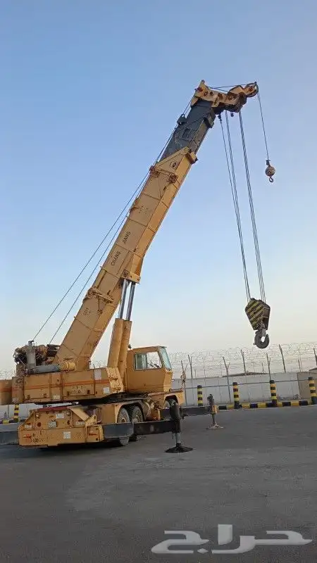 للايجار اليومى والشهرى فوركلفتات رافعات شوكية 5طن 3طن 1