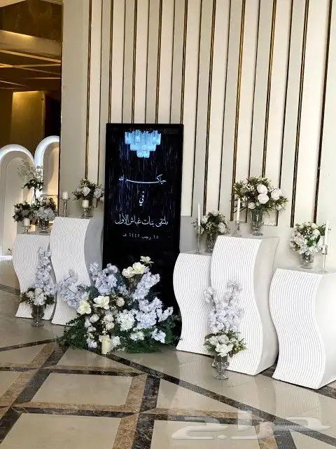 شاشات LED إعلانية منحنية للمؤتمرات والمعارض 8