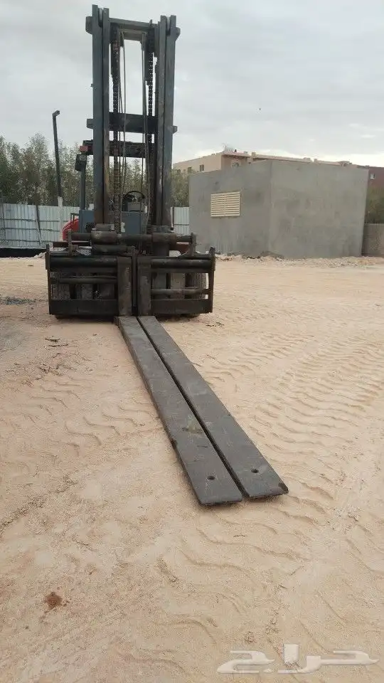 للإيجار جميع النواع الرافعات الشوكيه والروافع التلسكوبيه جي 5