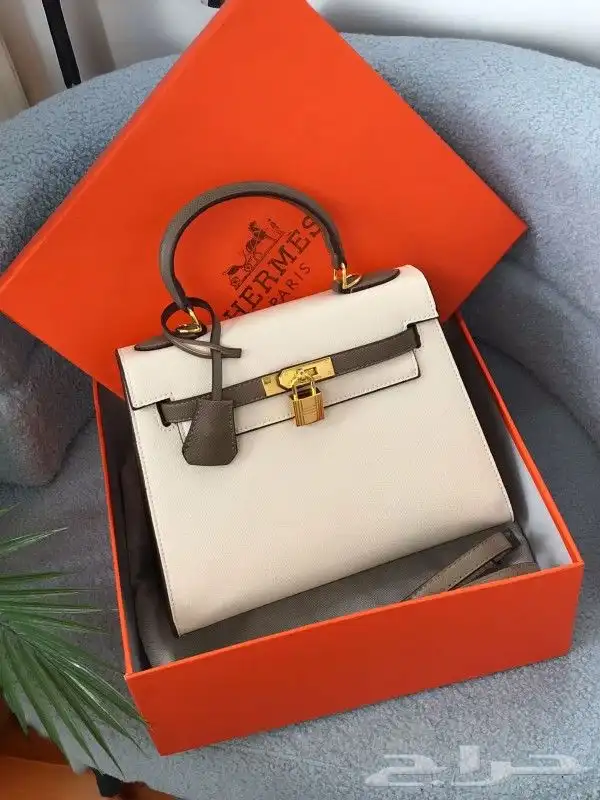 شنط هرمز وشوزات ماركة هرمز Hermes bags and Hermes shoe 44