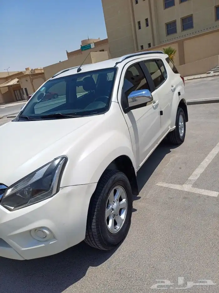 جيب ايسوزوا ديزل ام يو اكس موديل 2019 الحد 50 الف بدون دبل 16