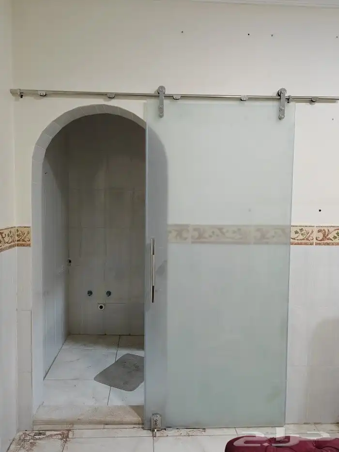 معلم زجاج سكوريت وشوارات ومرايات ودربزين استيل 0