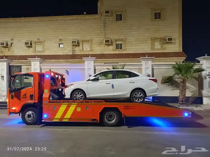 سطحة لنقل السيارات الجديد والقديمه والمصدومه والتقديرات 1