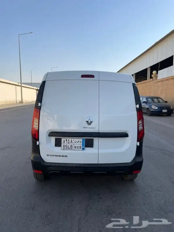 فان رينو دوكر بضاعه 2023 3
