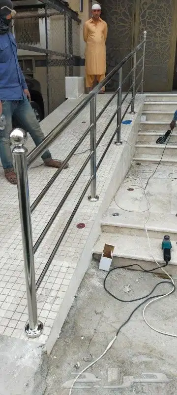 الألمنيوم والحديد والخشب والجبس بورد 1