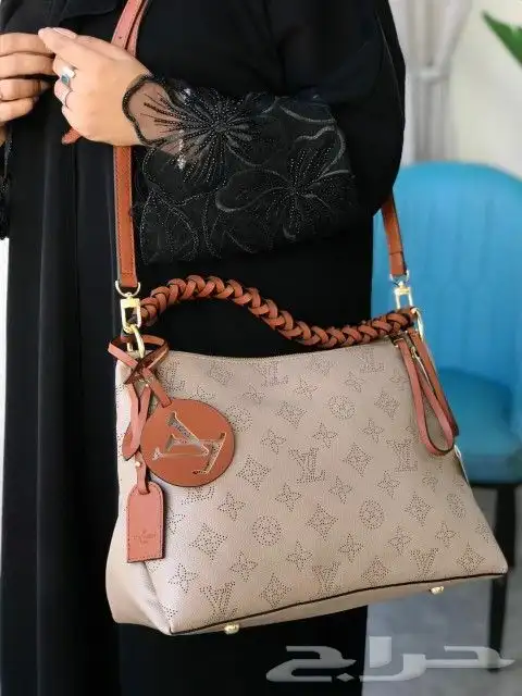 شنط نسائية ماركات عالميه شهيره جمله وتجزئه 17