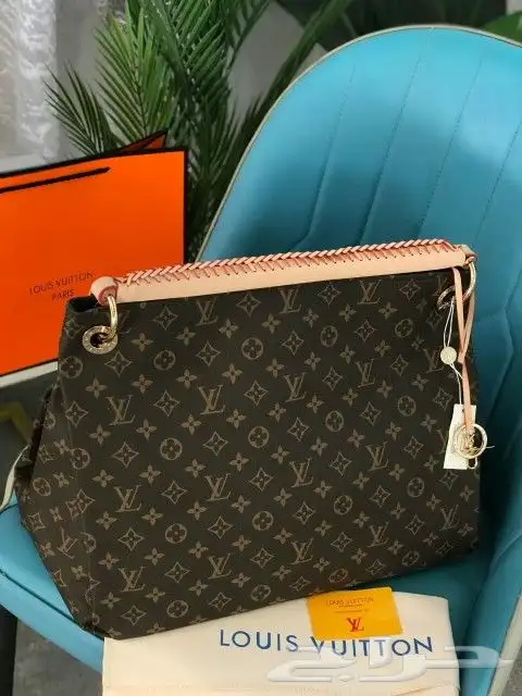 شنط نسائية ماركات عالميه شهيره جمله وتجزئه 9