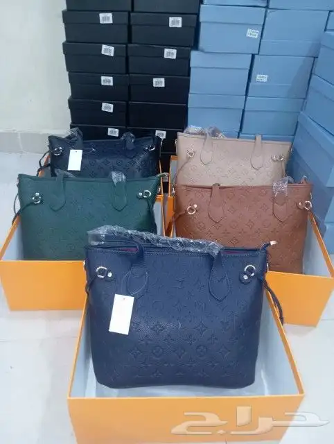 شنط نسائية ماركات عالميه شهيره جمله وتجزئه 39