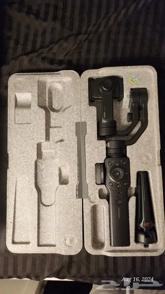 جهاز منع اهتزاز قيمبل للتصوير الاحترافي بالجوال Zhiyun 4 0