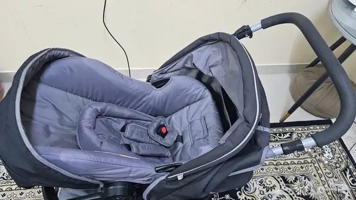 عربة اطفال Mothercare و كرسي سيارة 2