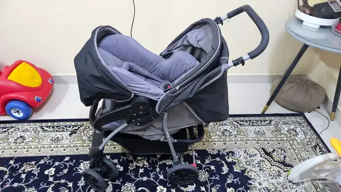 عربة اطفال Mothercare و كرسي سيارة 3