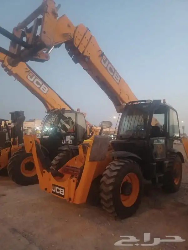 سيزرلفت 12متر 14متر 16متر سيزر لفت للايجار رابغ جده وضواحيها 3