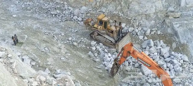 بوكلينات كبيره وصغيره الإيجار دقاق وبكت 0