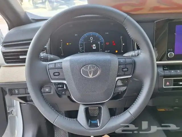 تويوتا كامري LE بنزين 2025 9